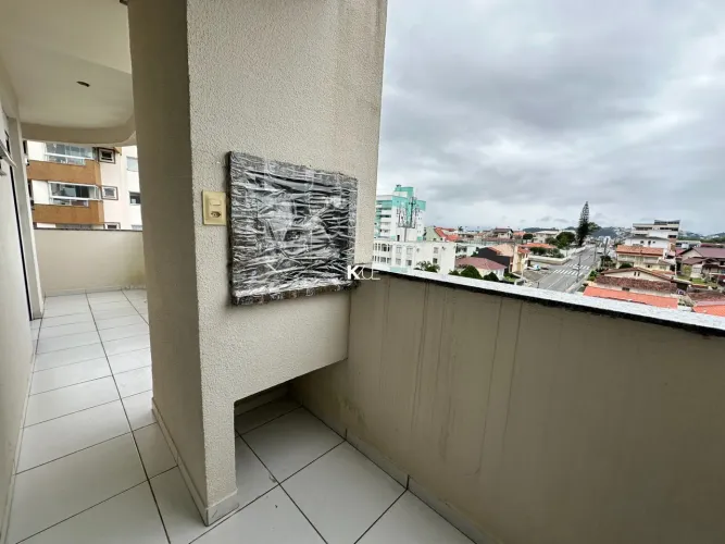 Apartamento Duplex com 03 suítes e 2 vagas à venda no bairro Capoeiras em Florianópolis/SC