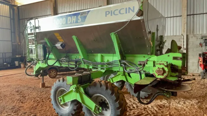 Distribuidor de Calcário e Fertilizantes