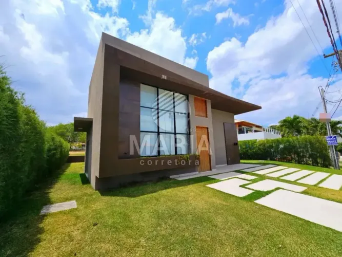 Casa em condomínio de alto padrão com 03 suítes e piscina privativa à venda em Gravatá/PE!