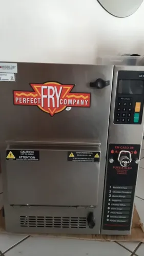 Fritadeira Ventless semi automátiva com sistema anti chamas 240V