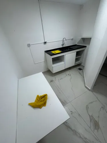 Mesa dobrável + armário de cozinha em MDF ? novinhos