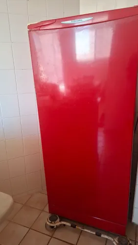 Geladeira Electrolux funcionando perfeitamente - oportunidade!