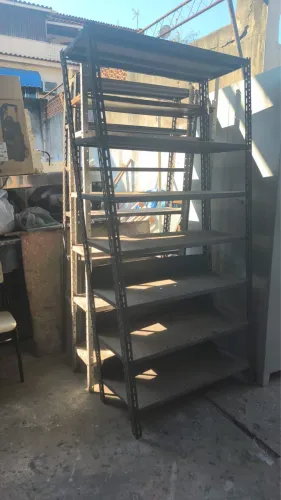Estante de aço