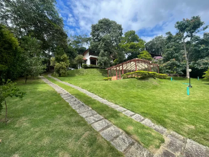Casa de condomínio para venda em Itaipava!