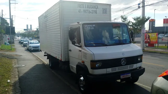 Mercedes Bens 710 baú 5,40mts 2001 turbinado