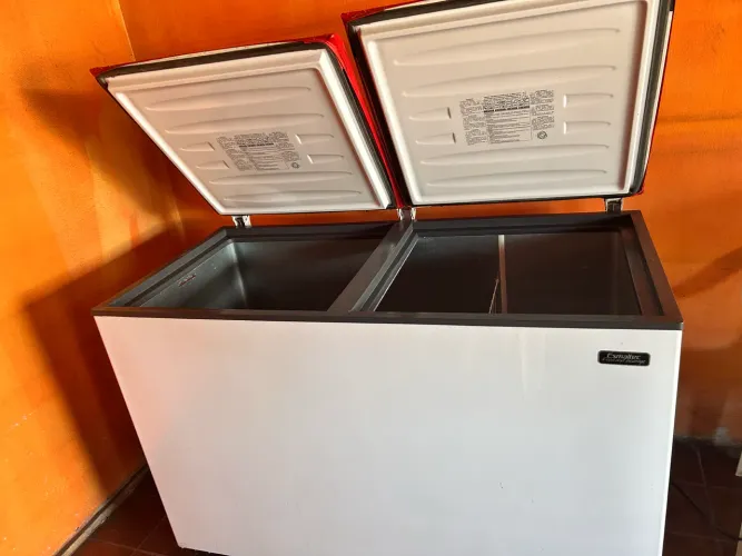 FREEZER HORIZONTAL ESMALTEC 439L 2 TAMPAS EFH500 - 127V - SUPER CONSERVADO