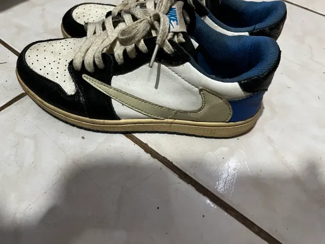 Nike Fragment Travis