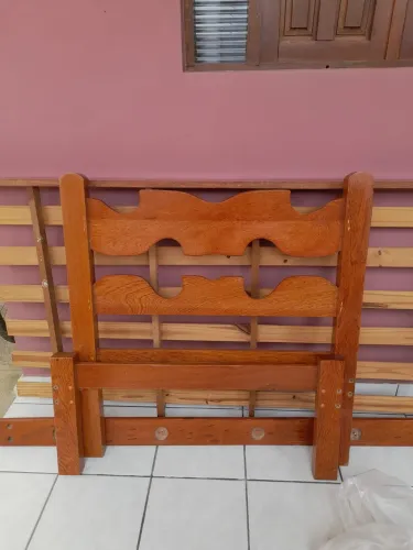 Cama de Solteirão em Madeira Massiça (Com Estrado)