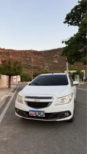 Chevrolet Onix Hatch LT 1.0 8V Flex Power Mec. 4P 2014