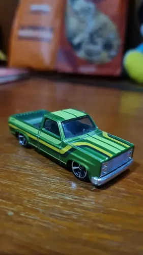 Hot Wheels '83 Chevy Silverado - Main Line - LOOSE - Escala 1:64