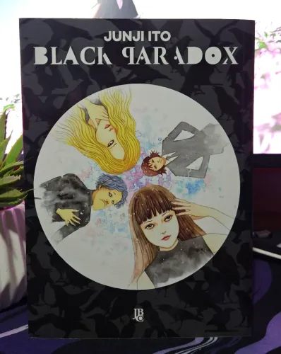 Mangá Black Paradox (Junji Ito)