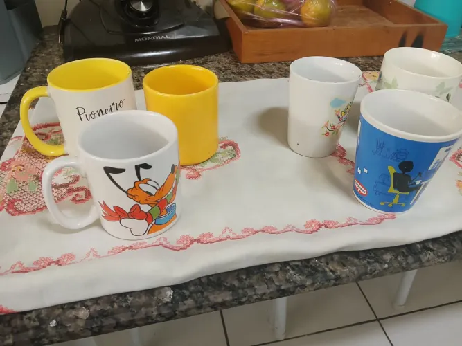 caneca de porcelana