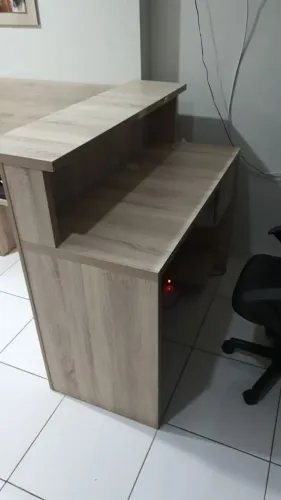 Mesa tipo escrivaninha 2 gavetas para recepção