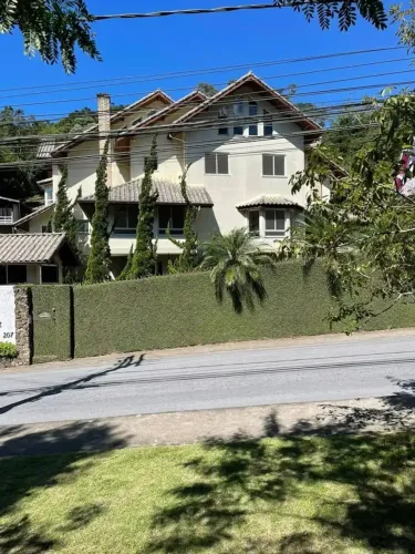 EXCELENTE CASA EM CONDOMÍNIO PARA LOCAÇÃO
