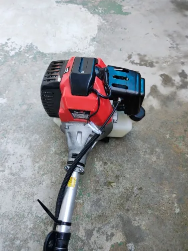 Roçadeira Toyama modelo RT52L-B