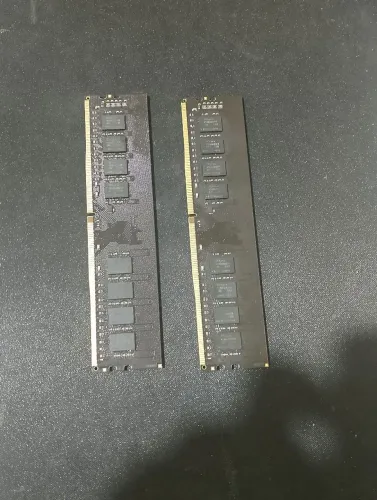 Memória RAM DDR4: SK hynix 16GB 3200Mhz (2x8GB)