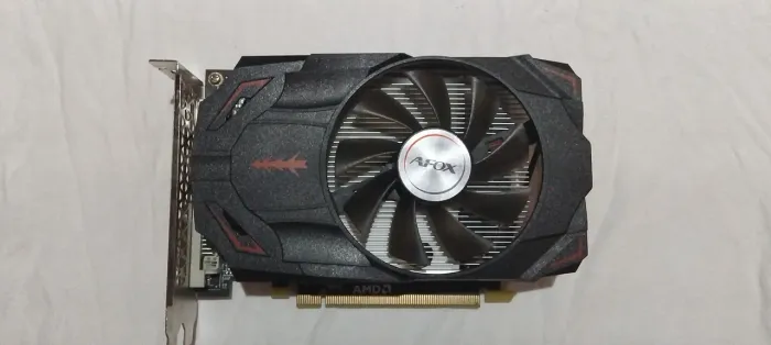 Rx 550 2gb Afox em ótimo estado, pasta térmica já trocada!