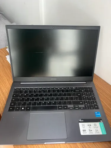 Notebook Samsung Book 15.6 polegadas NP550XDA