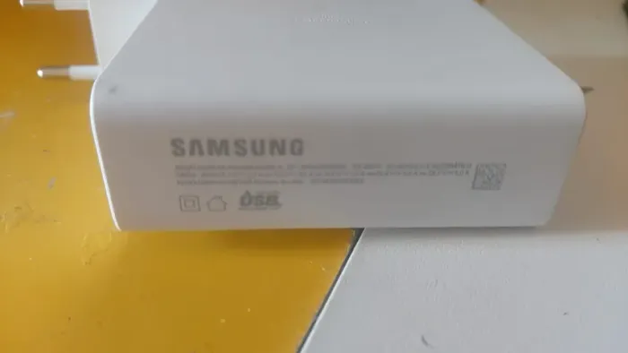 Fonte original Samsung Fast charger 140w automatico vai de 5 a 20v top demais!