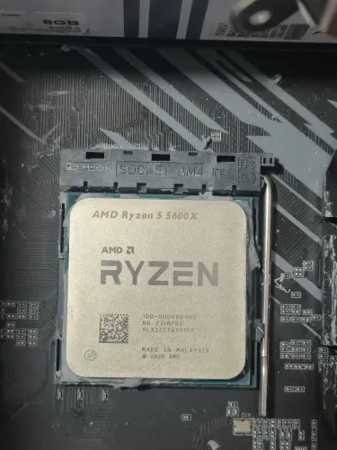 AMD Ryzen 5 5600X com Cooler Box