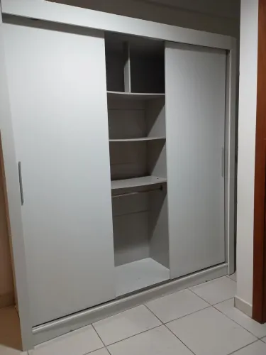 Guarda-Roupa 3 portas de correr