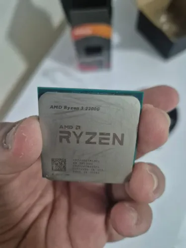 Processador AMD Ryzen 3 2200G com Vídeo Integrado Vega 8 - Excelente Estado!