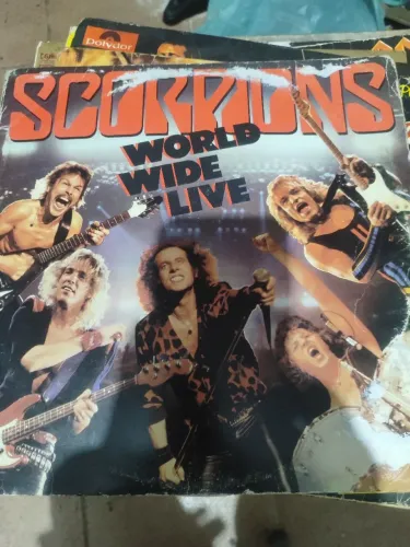 Disco de vinil LP SCORPIONS álbum duplo world wide live