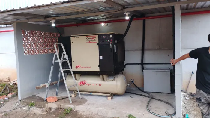 INSTALAÇÃO E MANUTENÇÃO ELÉTRICA ? E REFORMAS EM GERAL.