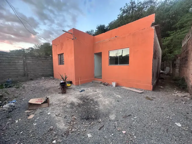 CASA A VENDA - OPORTUNIDADE