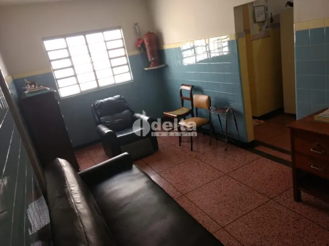Casa Residencial disponível para venda no bairro Martins em Uberlândia-MG