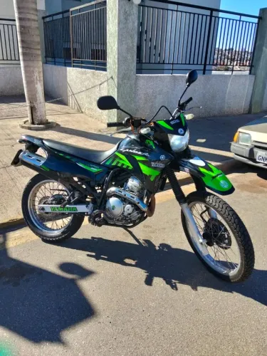 Lander 250 - Vendo ou troco por carro