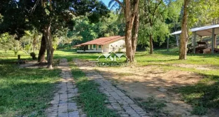 Fazenda- Silva Jardim, Centro