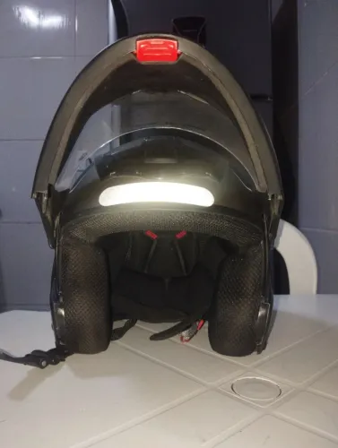 Capacete gladiador semi-novo para motos