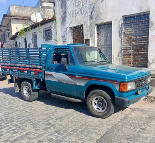 CHEVROLET D20 DELUXE - 1995!