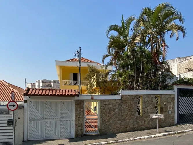 Casa reformada à venda na Vila Monumento I 4 suítes I 8 vagas I Piscina I Churrasqueira Ca