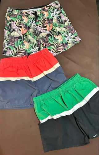 SHORTS OSKLEN G 80,00  cada SHORTS SÉRGIO K GG 80,00 