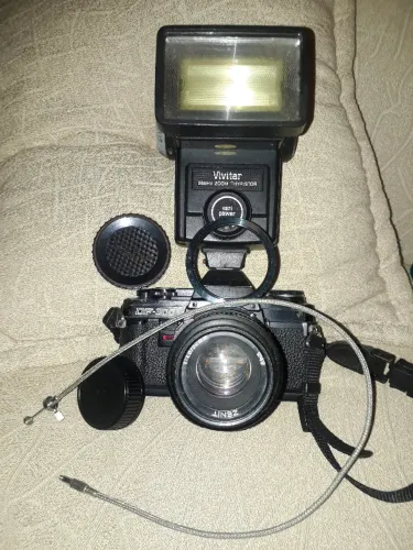 Câmera Fotográfica ZENIT - com diversos acessórios, lentes e filtros