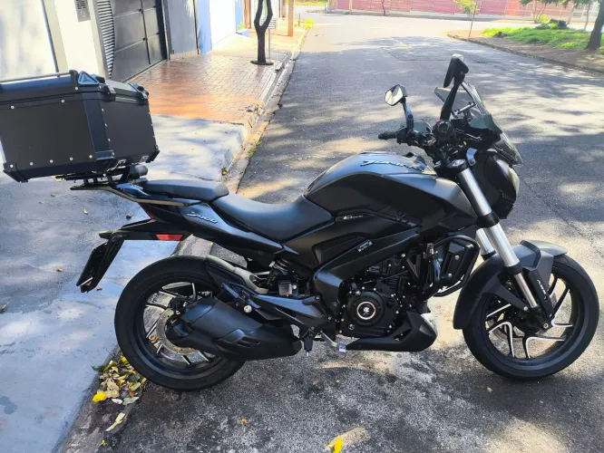 BAJAJ DOMINAR 400 - 2025
