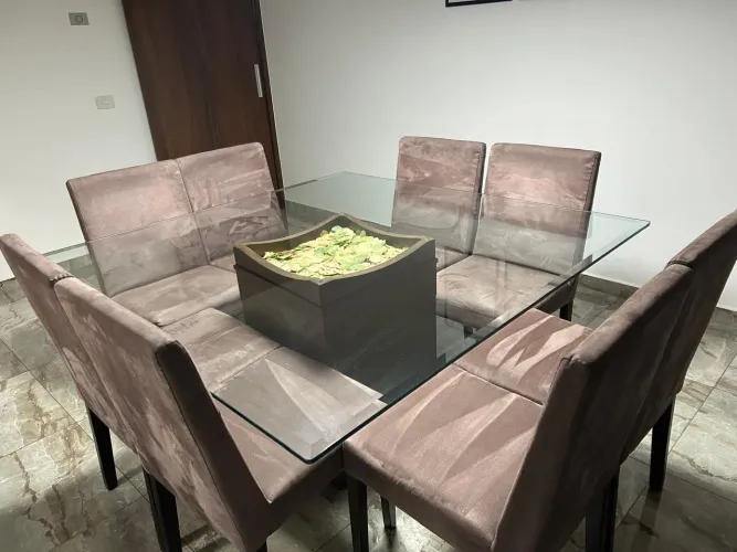 Mesa de Jantar 1,50 x 1,50 com Tampo de Vidro + 8 Cadeiras