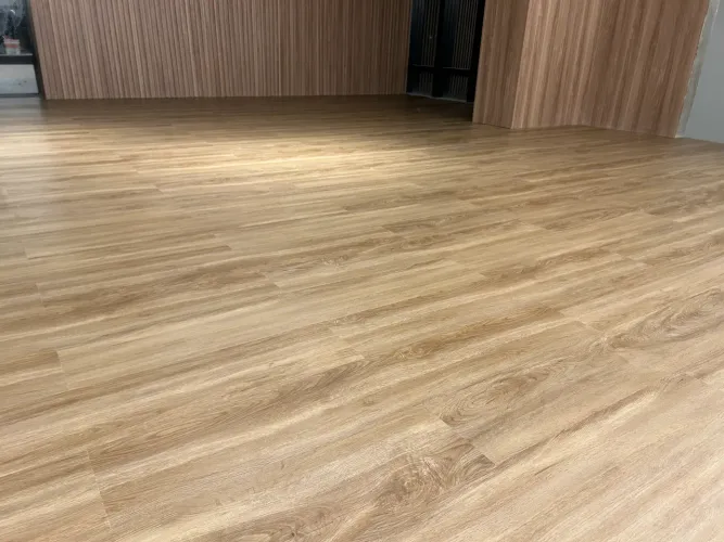 Instalação de pisos vinílico, carpetes, mantas.