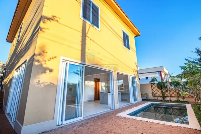 Casa sobrado de 340m² com 04 suítes à venda - Vila do Golf