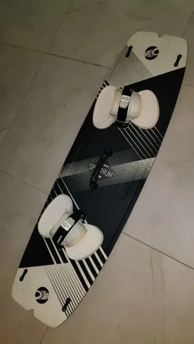 Oportunidade Prancha Kitesurf Cabrinha Spectrum 2023 (Completa e usada 2x)