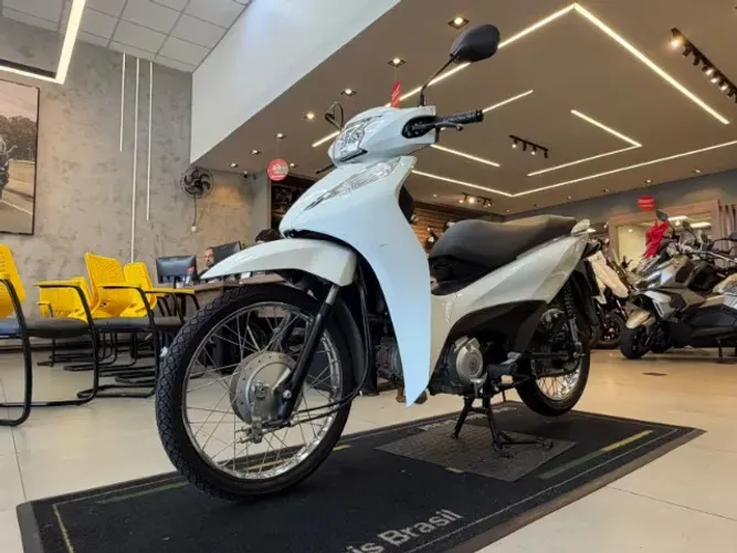 ERICA - BIZ 125 - 2025 - 17.000KM - FINANCIA 48X S/ ENTRADA