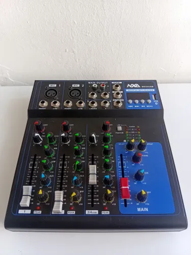 Mesa de Som 4 canais com Bluetooth, Efx E usb Msx4 usb Mxa
