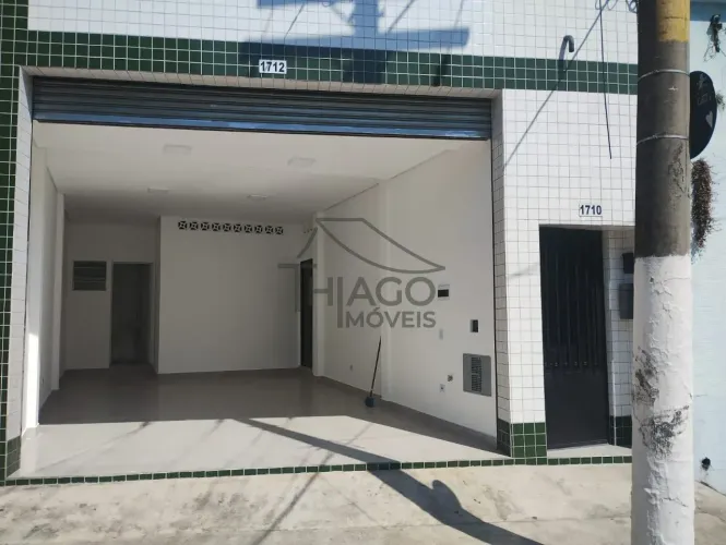 Ponto comercial no Belenzinho (Quarta Parada), de 34m², Salão amplo com banheiro, fácil ac