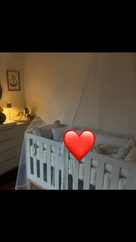 Cadeirinha de bebê + berço que vira cama