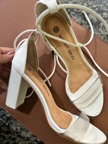 Sandália branca 39