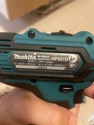 Makita Furadeira/Parafusadeira 12V / 2 Baterias / Carregador / Maleta / Bit