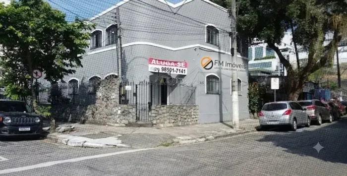 Sobrado com 150 m² ótima localização Centro - Niterói - RJ