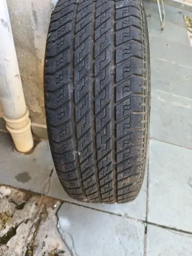 Vendo Pneu 195/65R15 Leia A Descrição